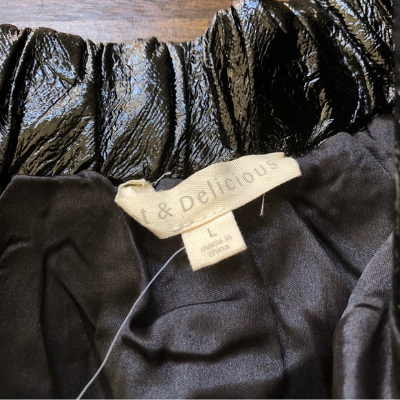 Hot & Delicious Black pleated full crinkled skirt size L - Picture 5 of 9